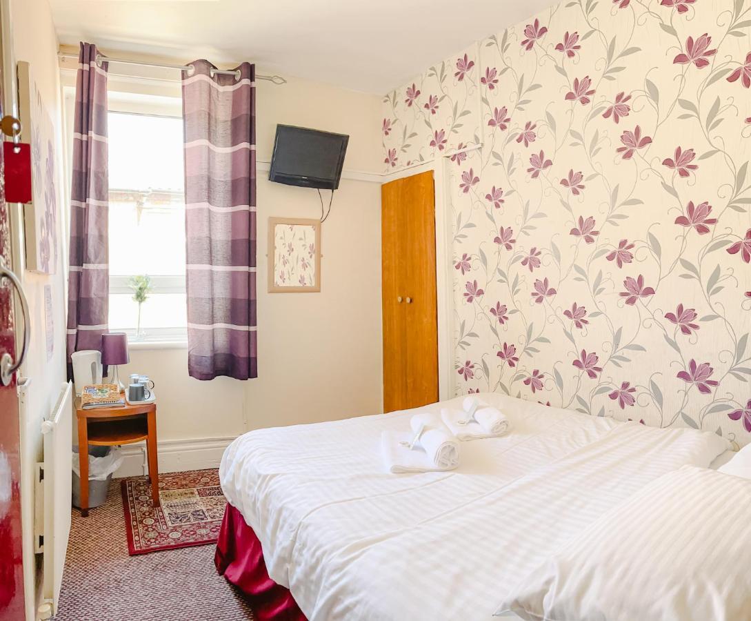 Bed and Breakfast The Chimes On The Sea Blackpool Esterno foto