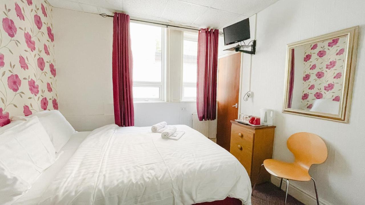 Bed and Breakfast The Chimes On The Sea Blackpool Esterno foto